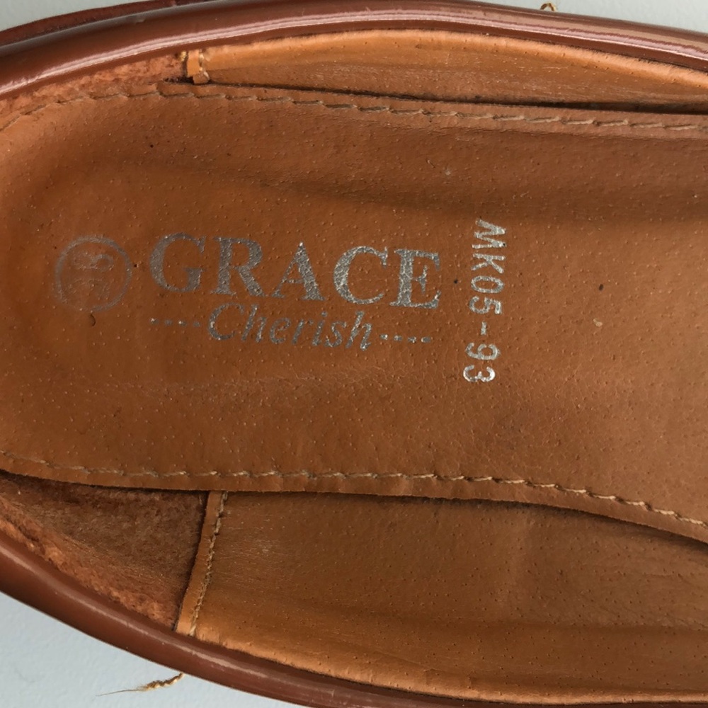 Shoes - Picture 2 of 2
